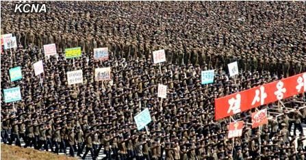 大會(huì)結(jié)束后，與會(huì)群眾舉行示威游行。