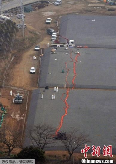 東京電力公司福島第一核電站一儲水池4月5日發(fā)生污水泄漏事故，維修人員自4月6日起，開始使用5臺水泵進(jìn)行污水轉(zhuǎn)移作業(yè)，目前已成功轉(zhuǎn)移13000噸污水，但是仍有47噸發(fā)生了泄露。事故發(fā)生3天以來，泄漏污水總量約167噸。