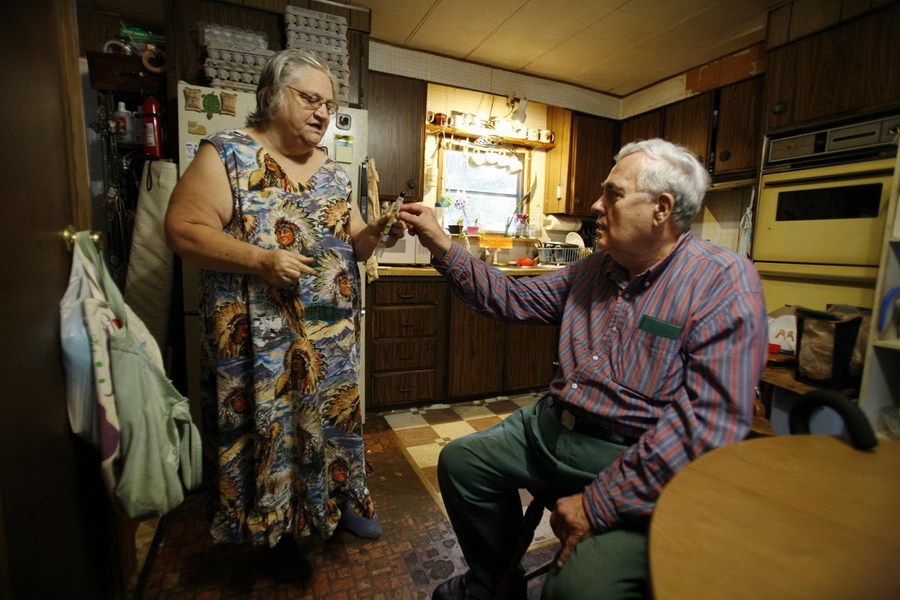 9年前，里克在聽說奧德塞的生活陷入困境后又讓她回來和自己一起住。