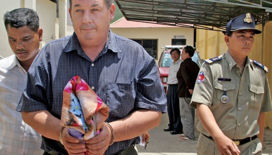 邁克爾·佩佩在柬埔寨被逮捕。