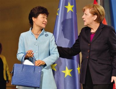 26日，默克爾與來訪的樸槿惠會晤。