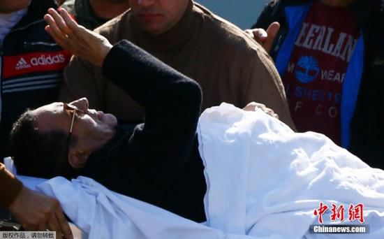 　埃及法院29日作出終審判決，裁決前總統(tǒng)穆巴拉克涉嫌謀殺示威者一案不成立，穆巴拉克將無罪釋放。圖為穆