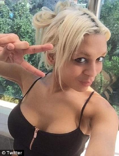 塔拉·赫德森自拍照。