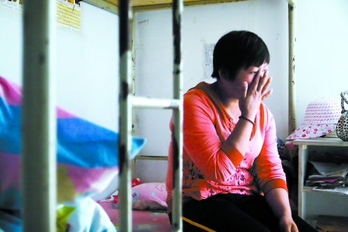 提起兒子的事，她忍不住落淚