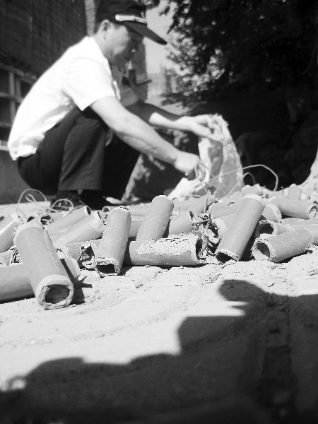 這半袋子墜子炮，多虧被及時(shí)發(fā)現(xiàn)