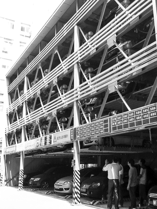 　鄭州新建的28座立體車庫，多數(shù)沒有規(guī)劃許可證
