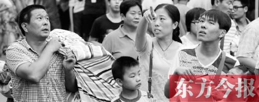 家長(zhǎng)親自送孩子上大學(xué)，最主要的原因還是擔(dān)心孩子的安全問(wèn)題