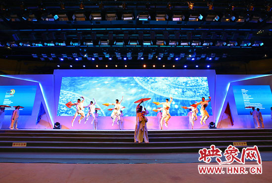 現(xiàn)場(chǎng)表演。