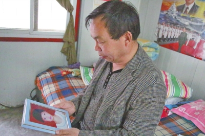 每次想起自己3歲小孫女的無辜離世，老高都深深地悔恨自己交友不慎