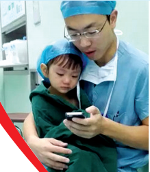 對于網(wǎng)友的點贊，石醫(yī)生說，是孩子太可愛了，所以照片才得到這么多贊美。圖片來自網(wǎng)絡(luò)。