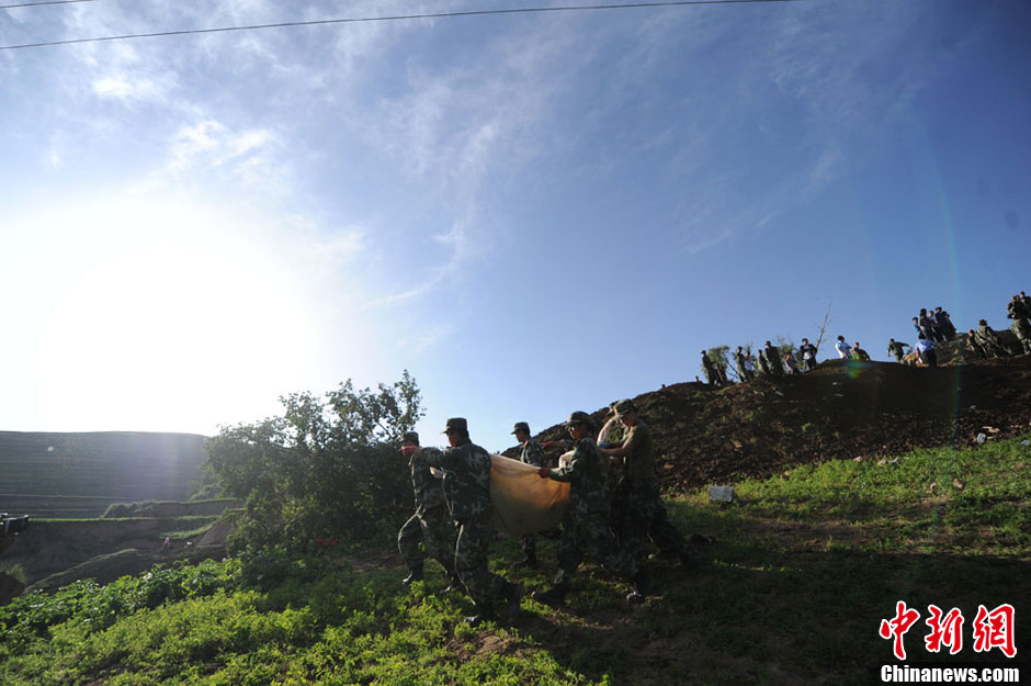 甘肅定西地震：岷縣永光村救援現(xiàn)場(chǎng)直擊