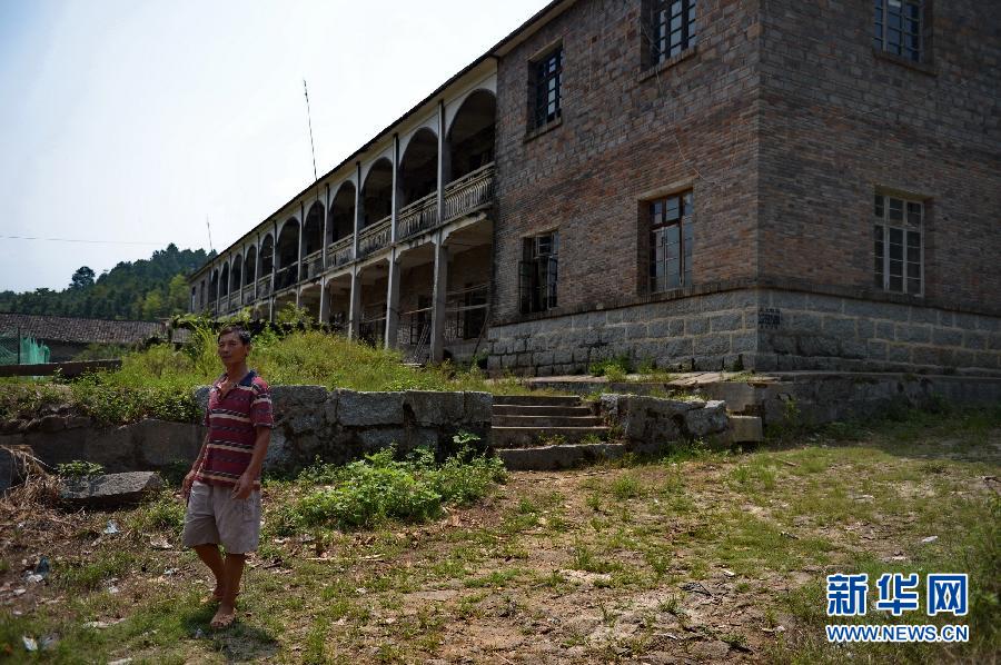 農(nóng)場棚戶區(qū)的最后留守家庭：留下的是回憶，迎來的是幸福