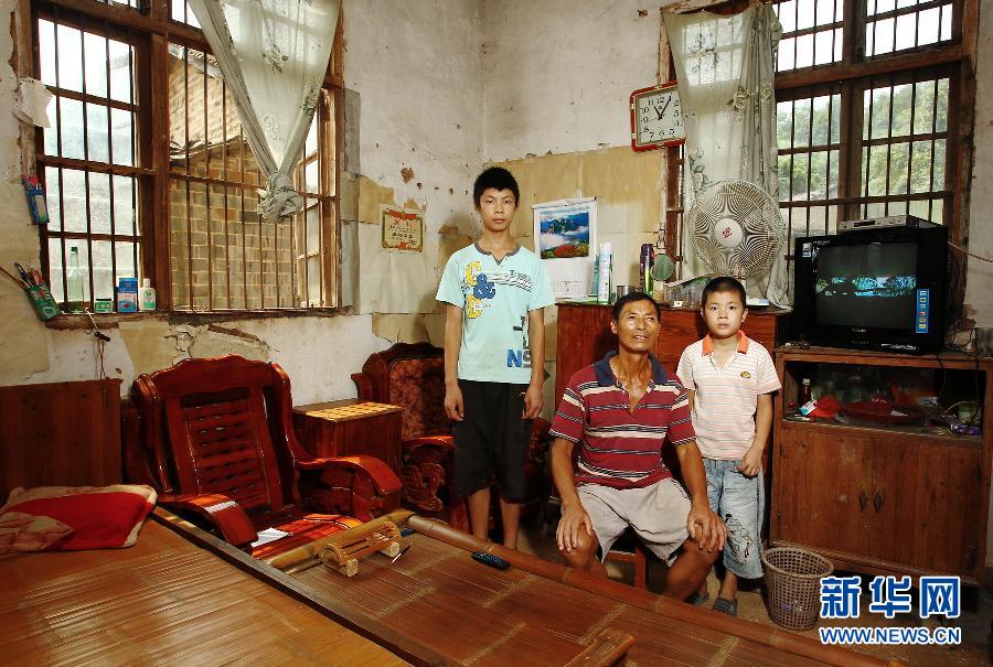 農(nóng)場棚戶區(qū)的最后留守家庭：留下的是回憶，迎來的是幸福