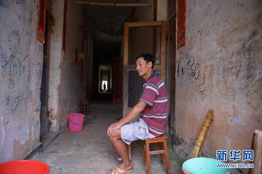 農(nóng)場棚戶區(qū)的最后留守家庭：留下的是回憶，迎來的是幸福