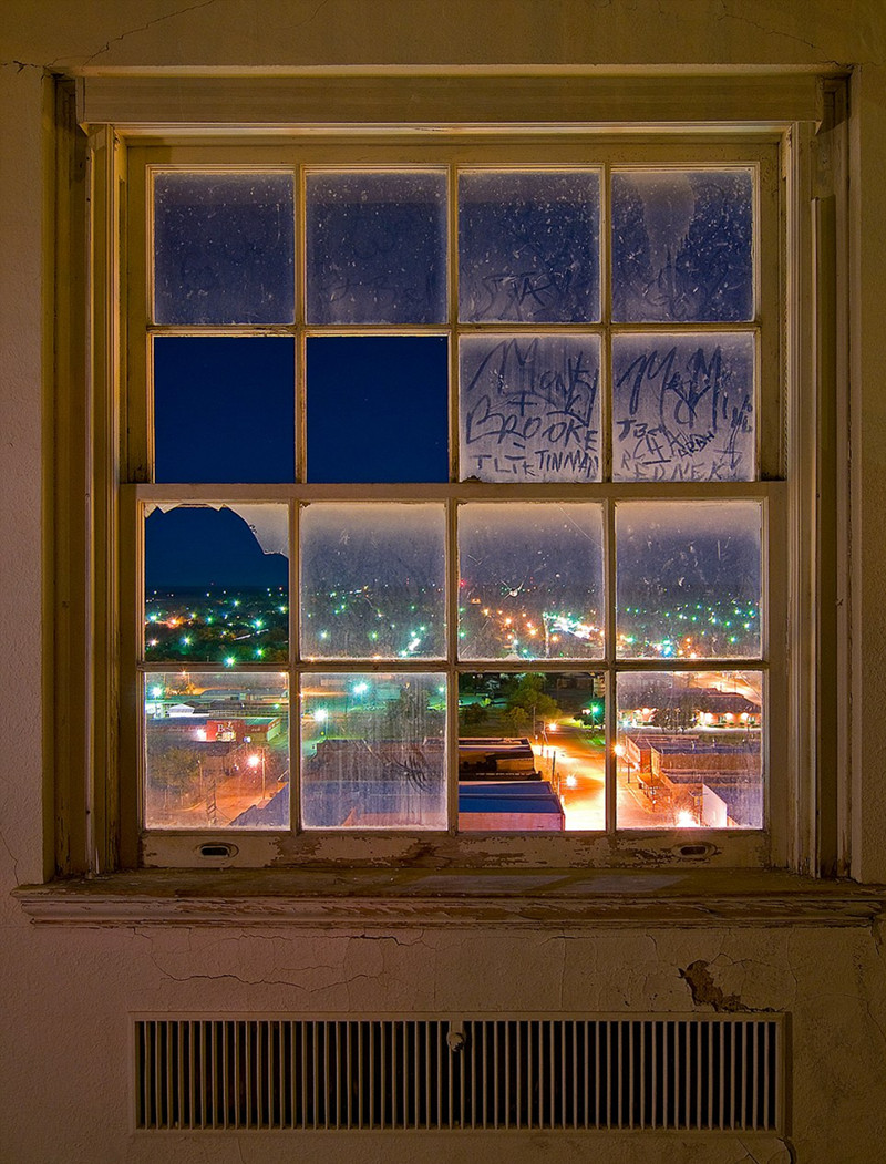 美國(guó)最著名"鬼樓"貝克酒店