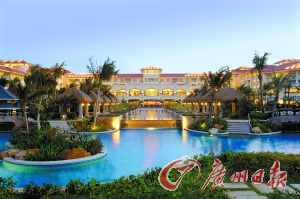 溫泉酒店全景氣派輝煌。