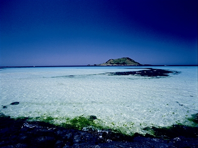 　　濟(jì)州島向來是韓國(guó)小情侶的熱門拍拖地