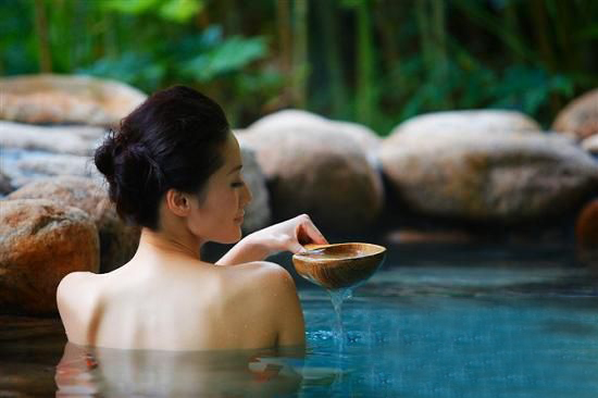 做個(gè)溫暖美人 12種溫泉12種功效 幫你抵御寒冷