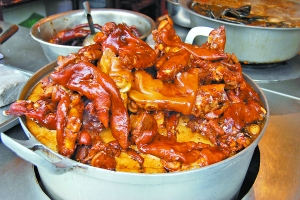 青巖古鎮(zhèn)的豬腳。