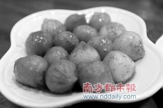 碧紗籠的水晶包,帶著咖啡味。