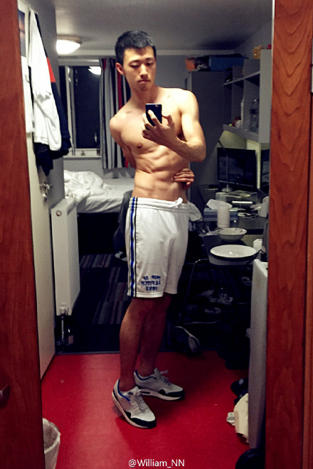 這么性感，你女朋友造？