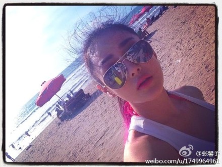 張馨予在印尼輕裝開工，但一想到要返回北京，即時打冷震