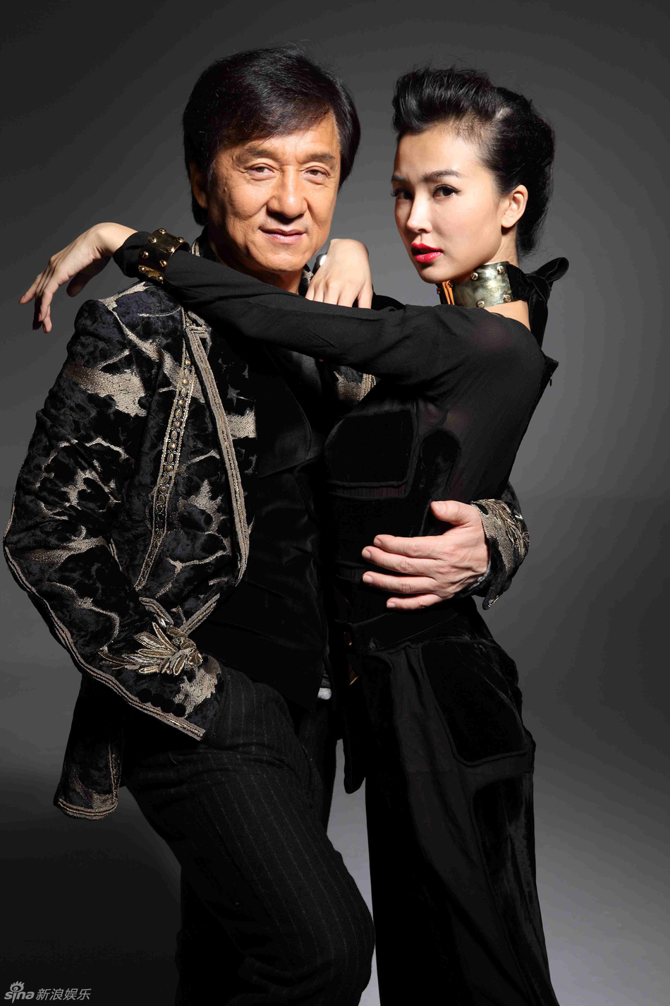 成龍姚星彤賀歲大片摩登時尚 成龍姚星彤賀歲大片摩登時尚