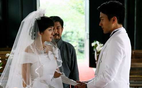 楊冪劉愷威婚紗造型。