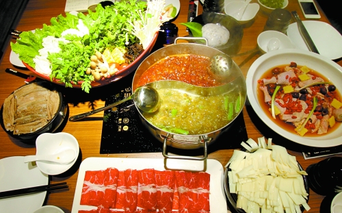 山西火鍋店爆炸事件后，鄭州用電磁爐的火鍋店生意火爆。