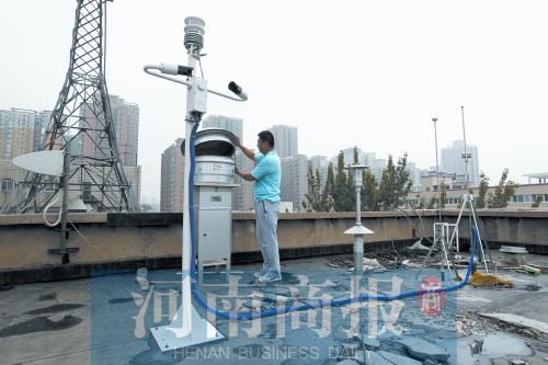 鄭州灰霾監(jiān)測站正在調試，預計9月將正式投入使用 記者 鄧萬里/攝