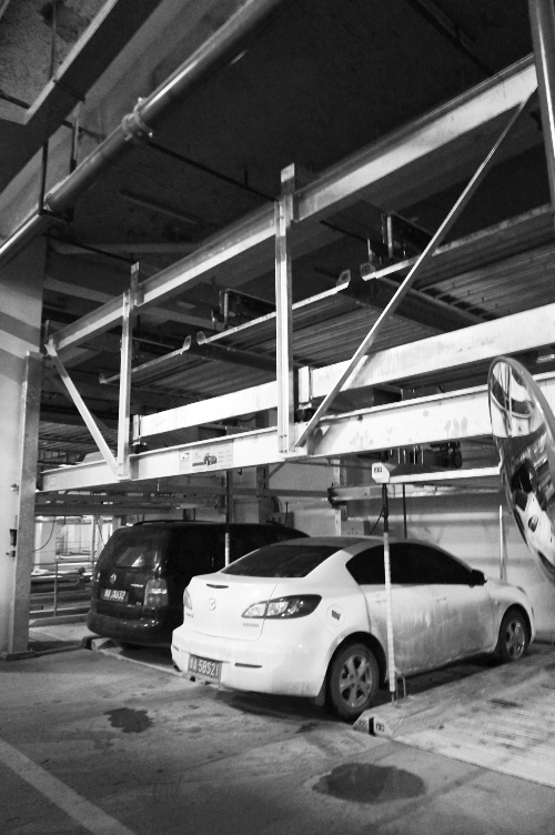 蘇荷立體式公共停車場(chǎng)去年12月開始使用，有384個(gè)車位。