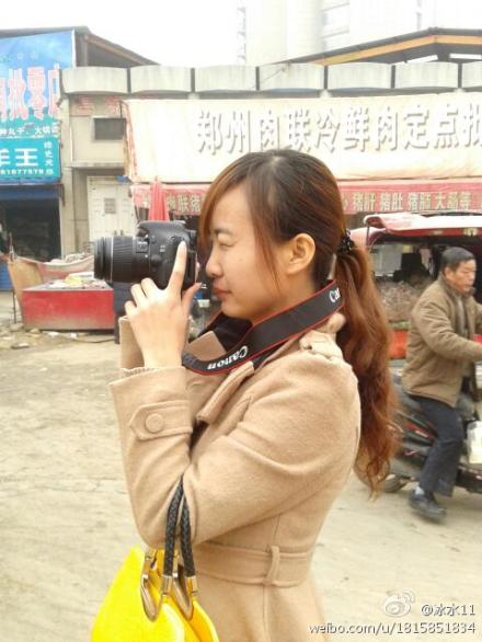 12:57@冰水11：#今天我來當記者#跟我一起體驗的美女一來就開拍了