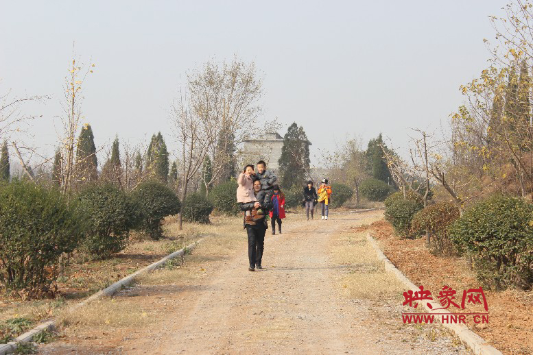 猜猜大家興高采烈的去哪？