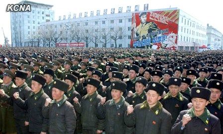 朝鮮黃海北道、咸鏡南道和南浦市11日舉行軍民大會，支持朝鮮人民軍最高司令部發(fā)言人聲明。