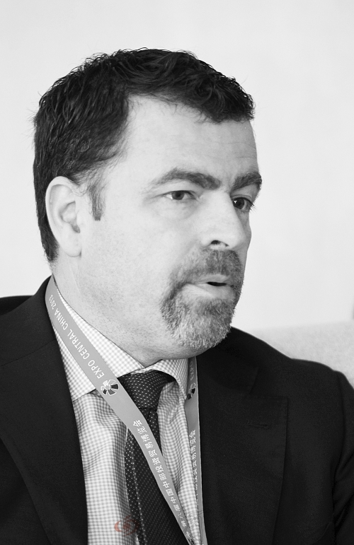 　　狄可為：“現(xiàn)在，雀巢正在改變歷史，中部時代來臨了！”