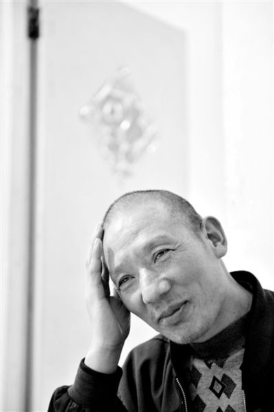 因涉嫌一起奸殺幼女事件，李懷亮被羈押近12年，三次審判，三次因“證據(jù)不足”被撤銷。 本版圖片均為資料圖片