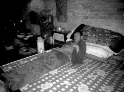 昨晚，張會(huì)英的丈夫接受采訪。記者 懷若谷/攝