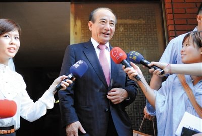 9月11日，王金平前往國民黨考紀會時回答記者提問。