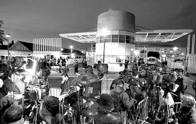 阿拉法特去世時(shí)所在的法國(guó)軍醫(yī)院。