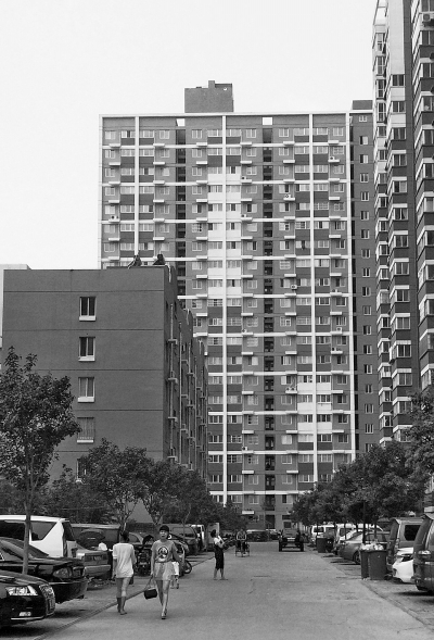 新就業(yè)大中專畢業(yè)生，外來務(wù)工人員住滿5年可申請購買公租房。