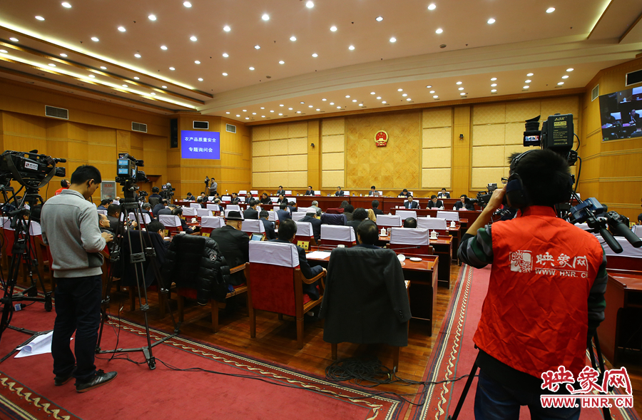 映象網(wǎng)對專題詢問會進(jìn)行全程直播。