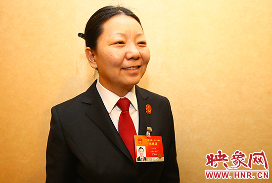 全國人大代表、河南省寶豐縣人民法院副院長、鬧店鎮(zhèn)法庭庭長朱正栩
