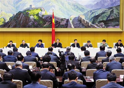 5月12日，國務(wù)院召開推進(jìn)簡政放權(quán)放管結(jié)合職能轉(zhuǎn)變工作電視電話會議，李克強(qiáng)總理發(fā)表講話。新華社記者