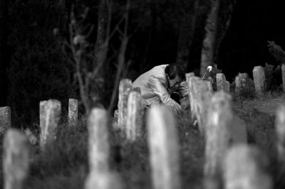 11月5日，祭奠者在騰沖遠(yuǎn)征軍國殤墓園獻(xiàn)花。京華時報記者 潘之望 攝