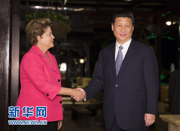 3月27日，國家主席習(xí)近平在南非德班會見巴西總統(tǒng)羅塞夫。新華社記者 蘭紅光 攝