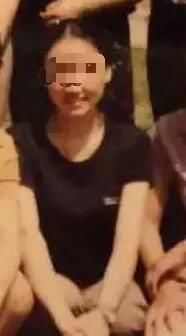 吳老師教音樂，已在該校工作十幾年。