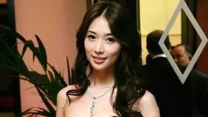 宋丹丹一條微博疑似又把林志玲陳冠希罵戰(zhàn)推向新高度！