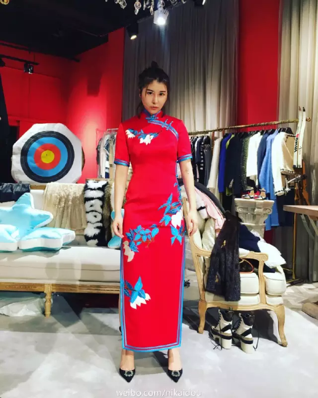 上海一女子自曝每月開(kāi)銷12萬(wàn),被網(wǎng)友罵上頭條！