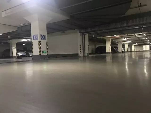 業(yè)主花60萬買車位共享給大家用 收費(fèi)2元/小時