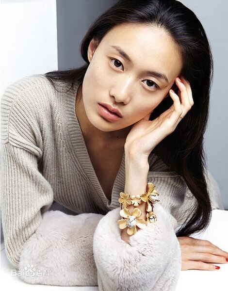 陳冠希女兒首曝光 陳冠希女友是誰？秦舒培個人資料照片家庭背景